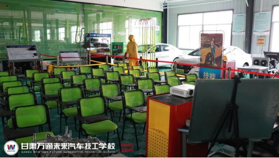 甘肃万通技工学校热门专业丨汽车新能源，技能就业三重保障