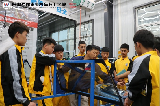 上普高还是读职校，甘肃万通职业规划师替你分析该如何选择
