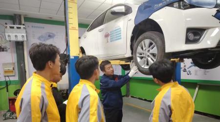 甘肃万通教学质量提升百日工程系列活动——汽车快修快保技能比赛